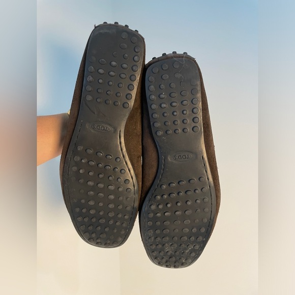 Men’s Tods size 9 Brown Suede Loafers - Picture 9 of 13